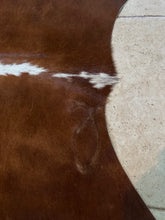 Load image into Gallery viewer, Large Hereford Brazilian cowhide rug